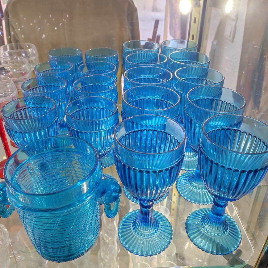 LOT DE VERRES BLEUS