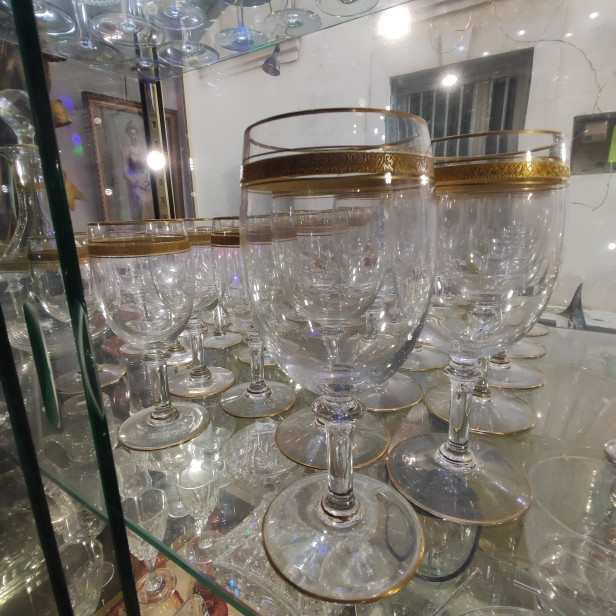 ENSEMBLE DE VERRES ET CARAFES DOREES A LA FEUILLES-photo-2