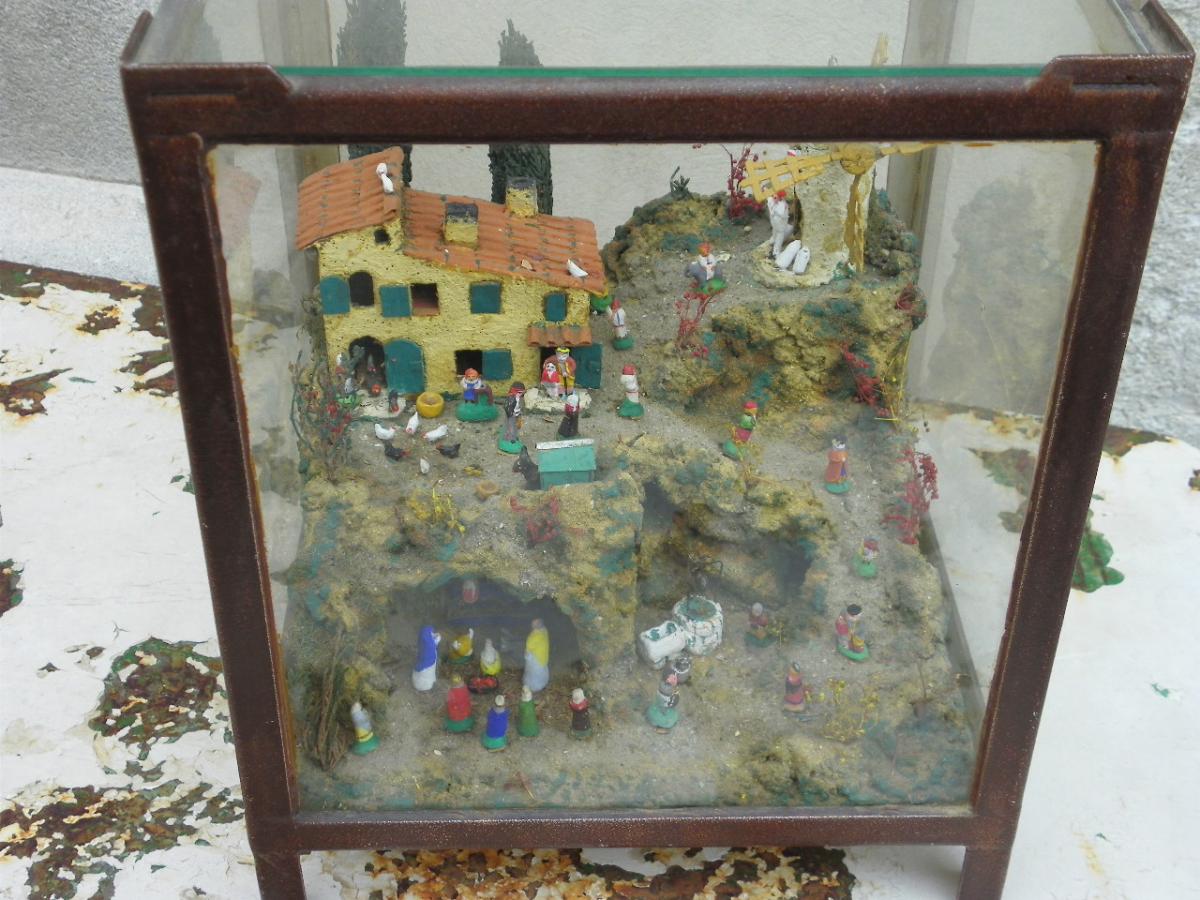 Creche Provencale Sous Verre