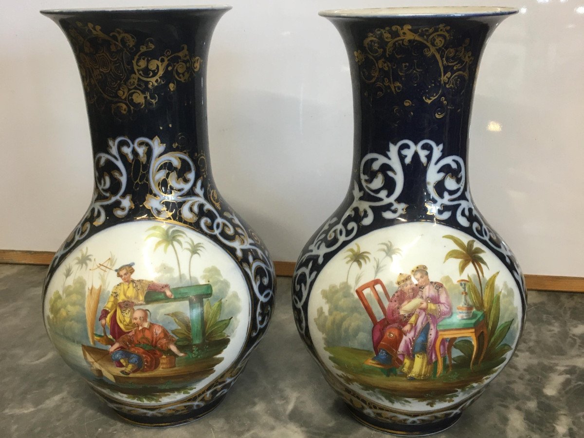 Pair Of Chinese Vase