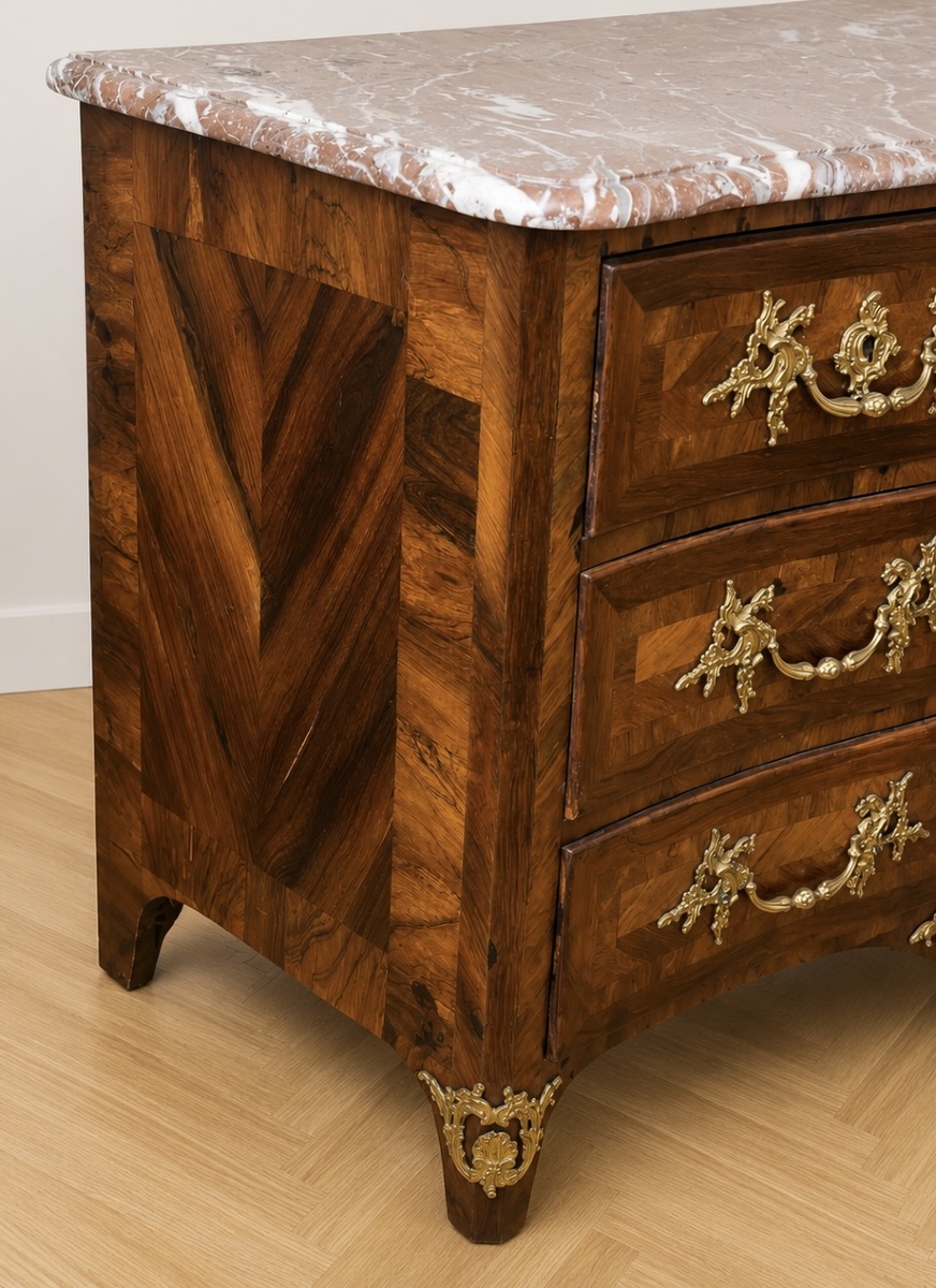 Authentique commode galbée régence bois de violette 18 eme -photo-4