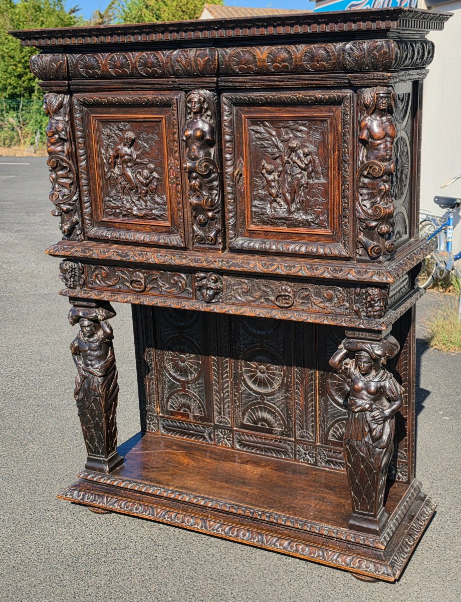 crédence Renaissance de style Henri II en bois sculpté XIXᵉ siècle