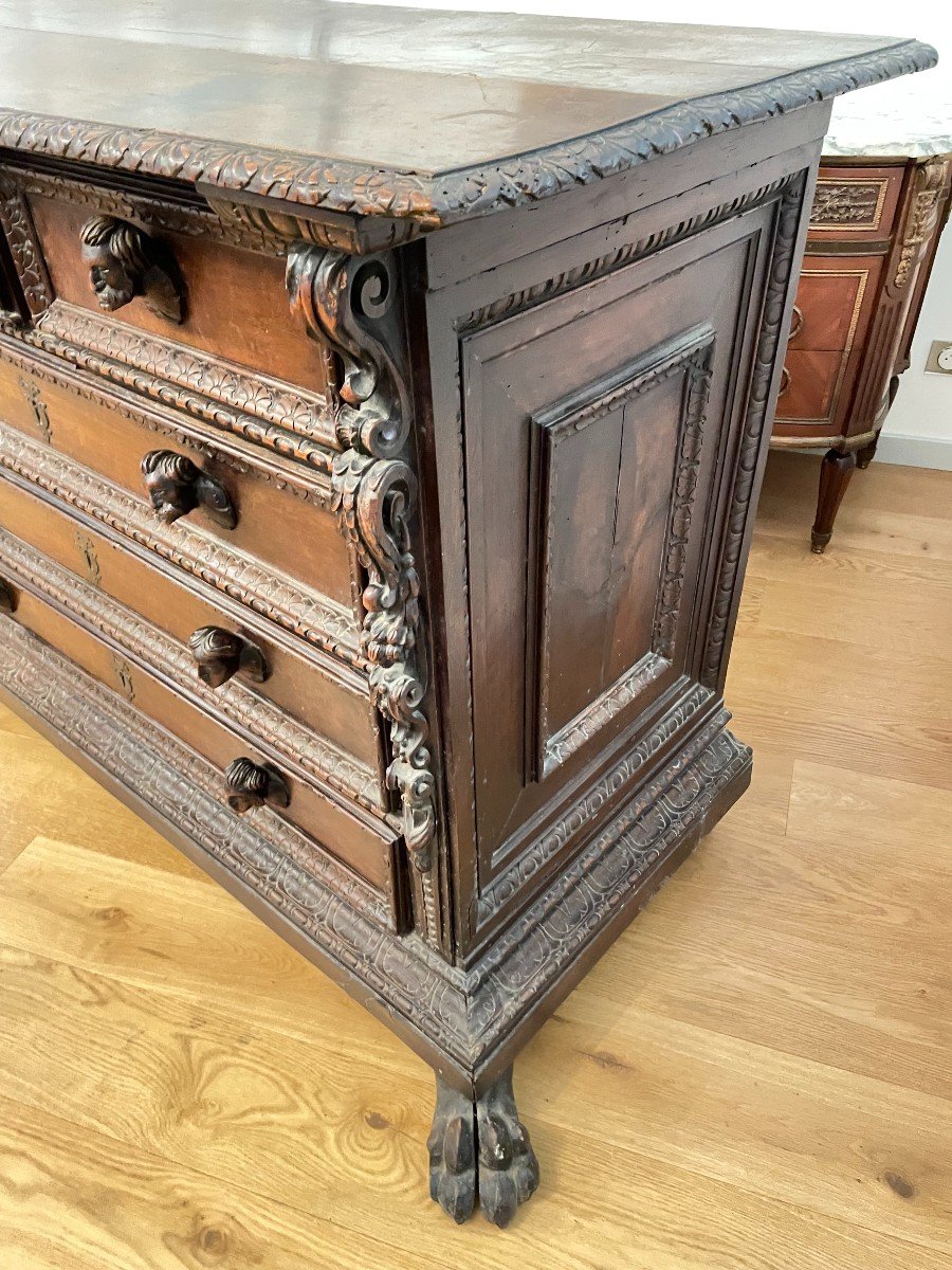Genoise Walnut Commode XVII Century-photo-3