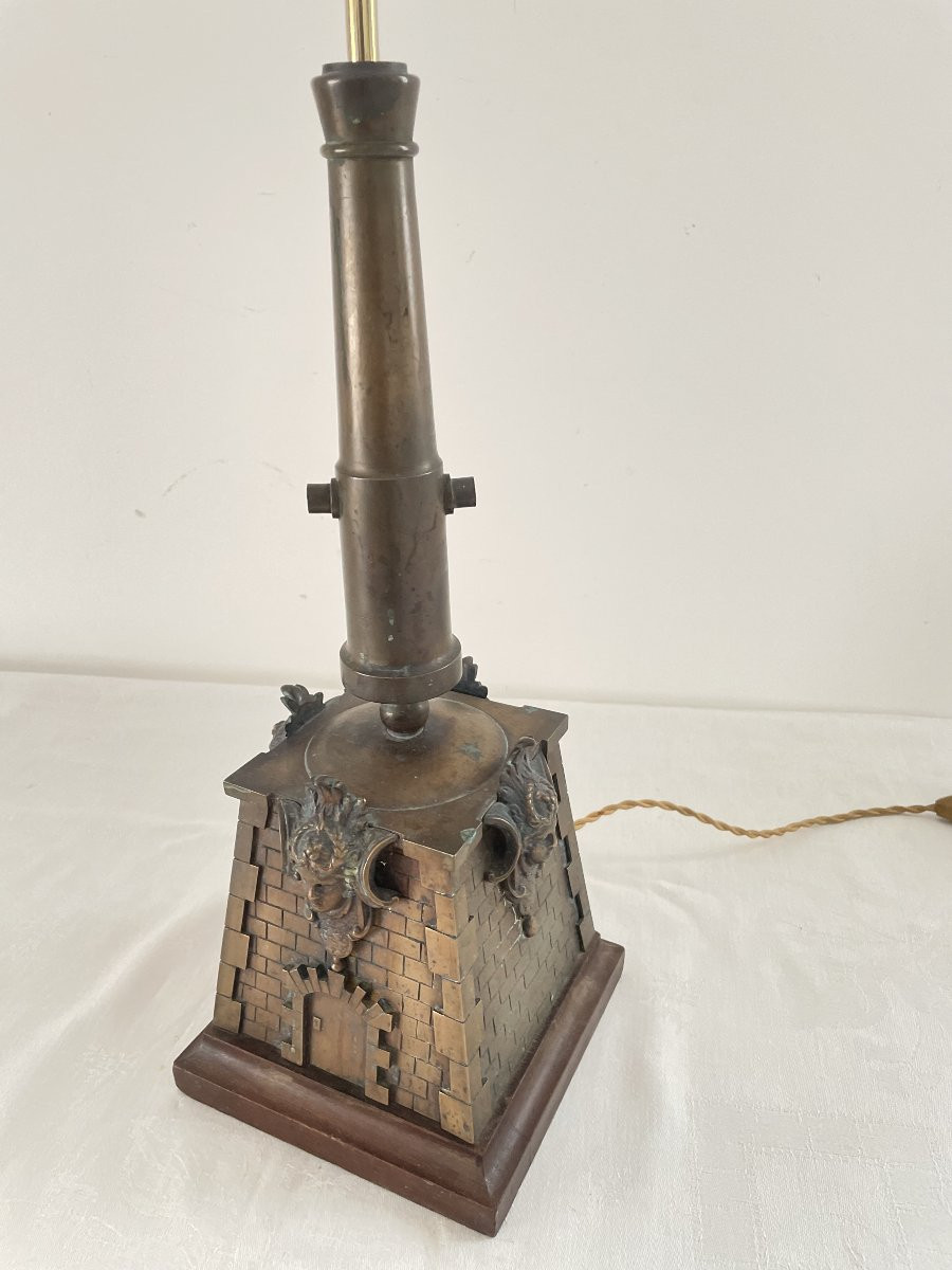 LAMPE EN BRONZE A DECOR D'UN CANON-photo-4