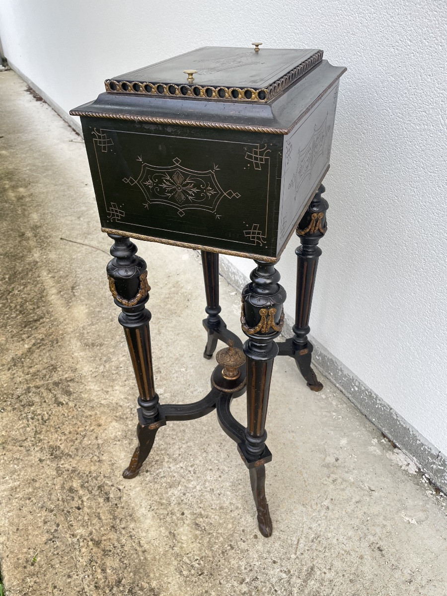 Napoleon III Period Planter -photo-8