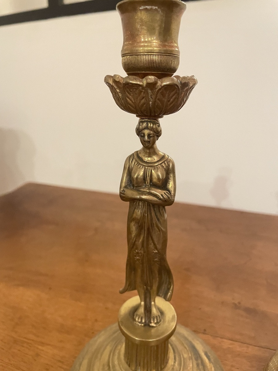 Paire de bougeoirs cariatides en bronze XIX siècle -photo-3