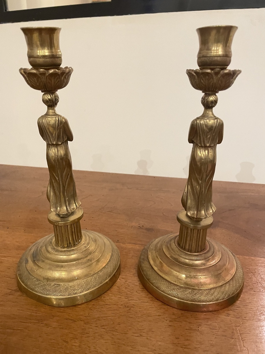 Paire de bougeoirs cariatides en bronze XIX siècle -photo-1