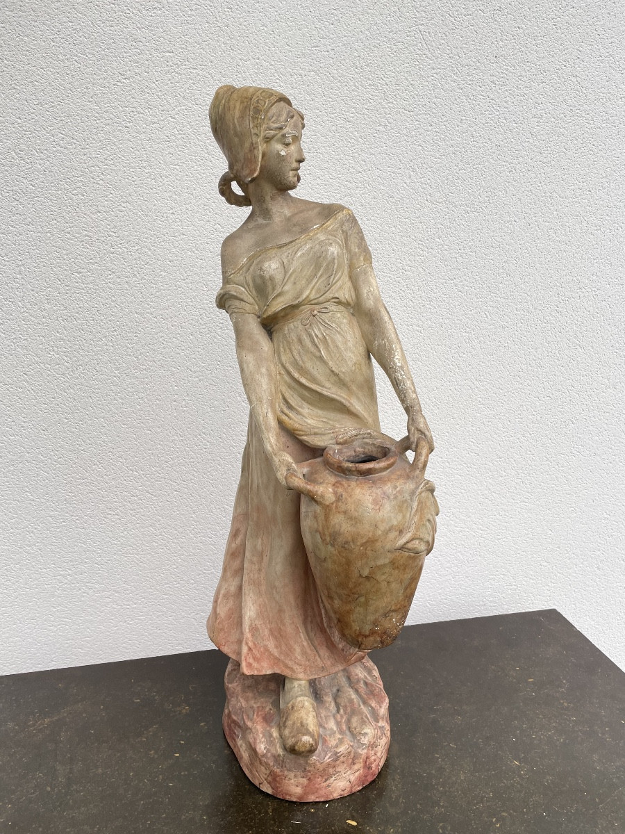 LA PORTEUSE D’EAU EN TERRE CUITE (GOLDSCHEIDER FRIEDRICH)