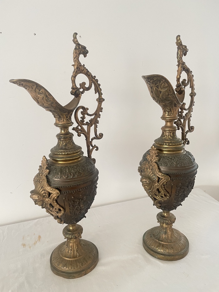 Pair Of Large 19th-century Bronze Ewers -photo-3