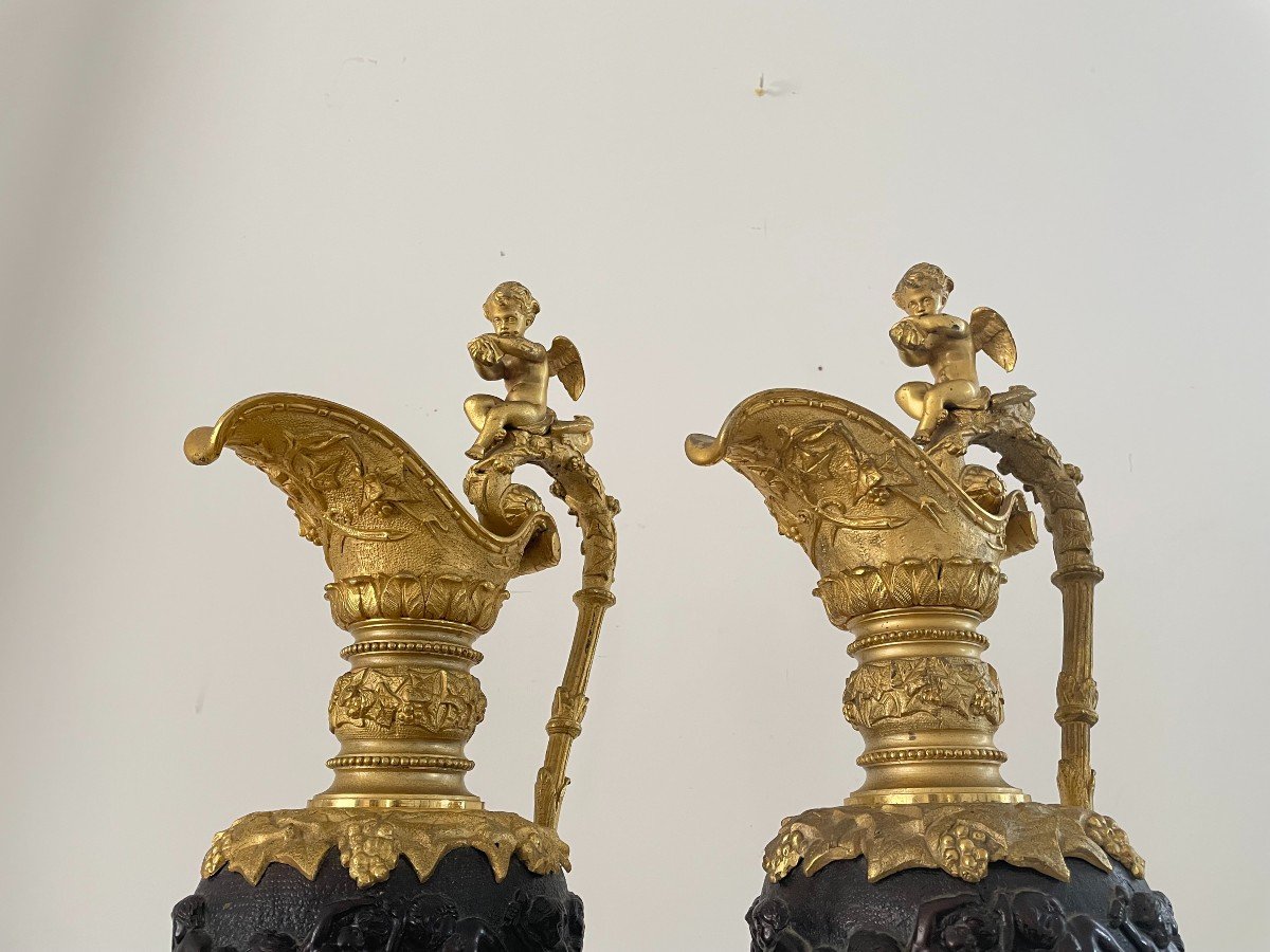 Pair Of Ewers In Gold Bronze And Patina From The XIX Century-photo-1