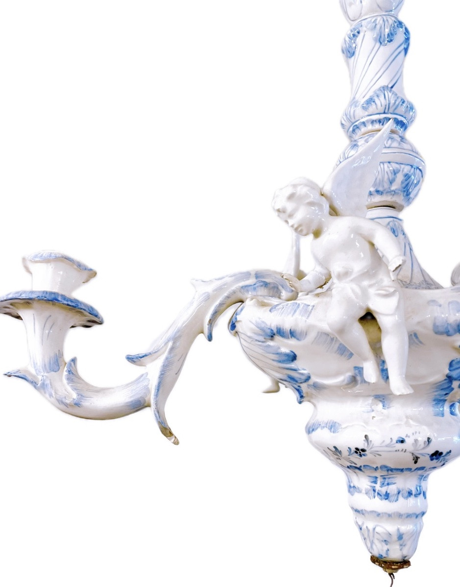 Lustre avec trois angelots de style Capodimonte-photo-3