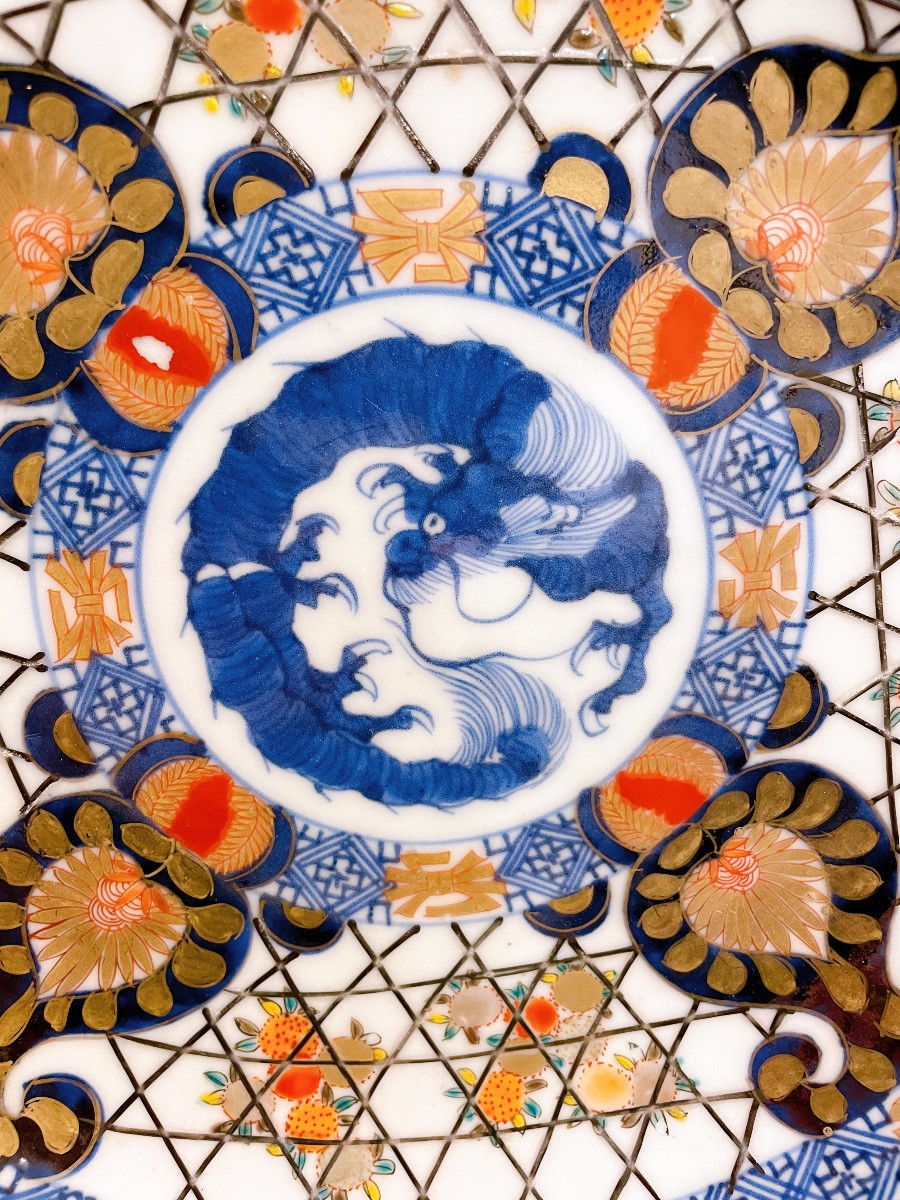 Ensemble de trois assiettes en porcelaine japonaise Imari fin XIXᵉ siècle-photo-2