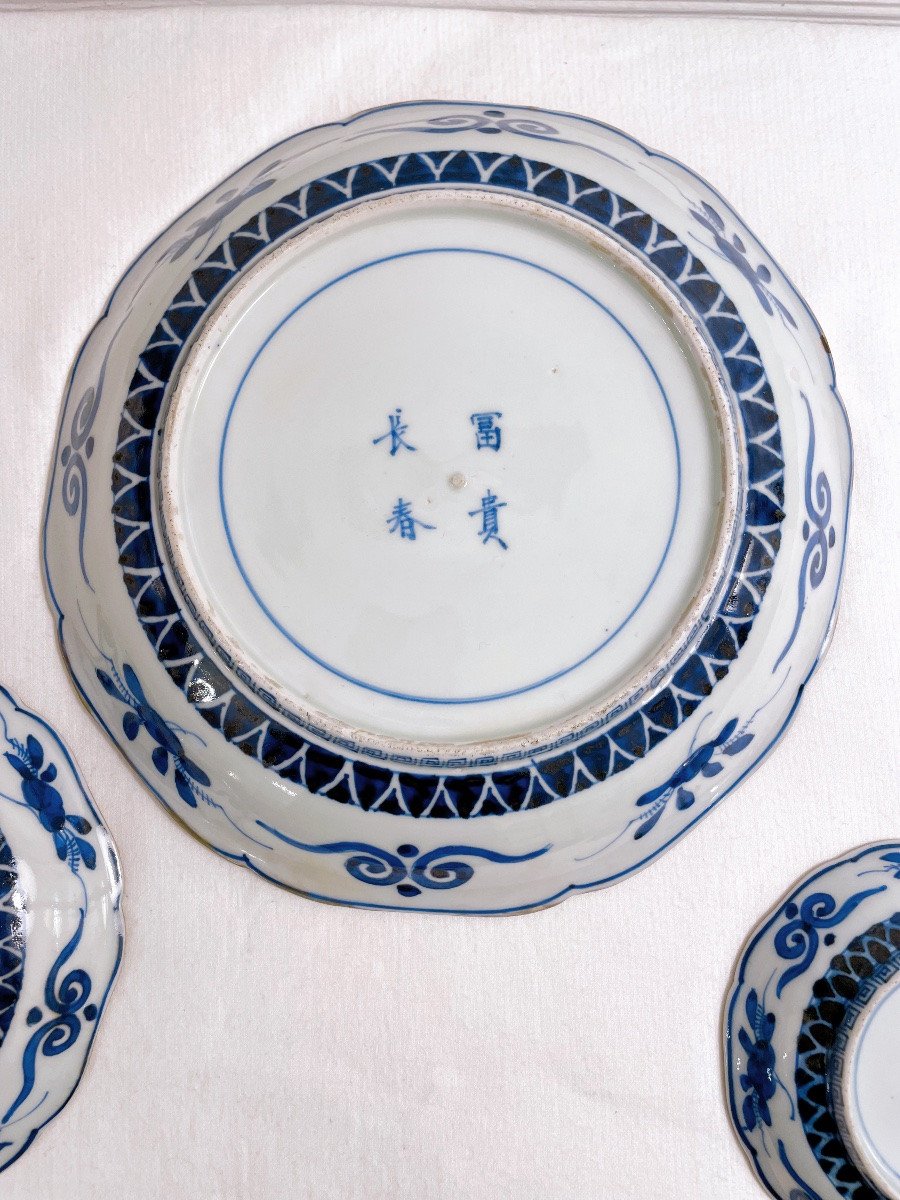 Ensemble de trois assiettes en porcelaine japonaise Imari fin XIXᵉ siècle-photo-4