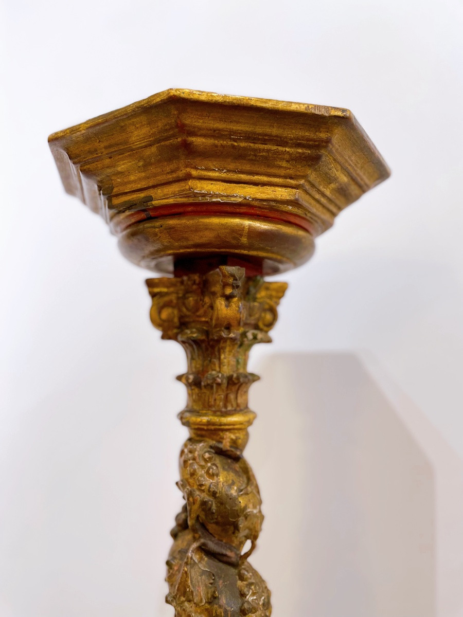 Colonne corinthienne torse en bois doré sculptée -photo-7