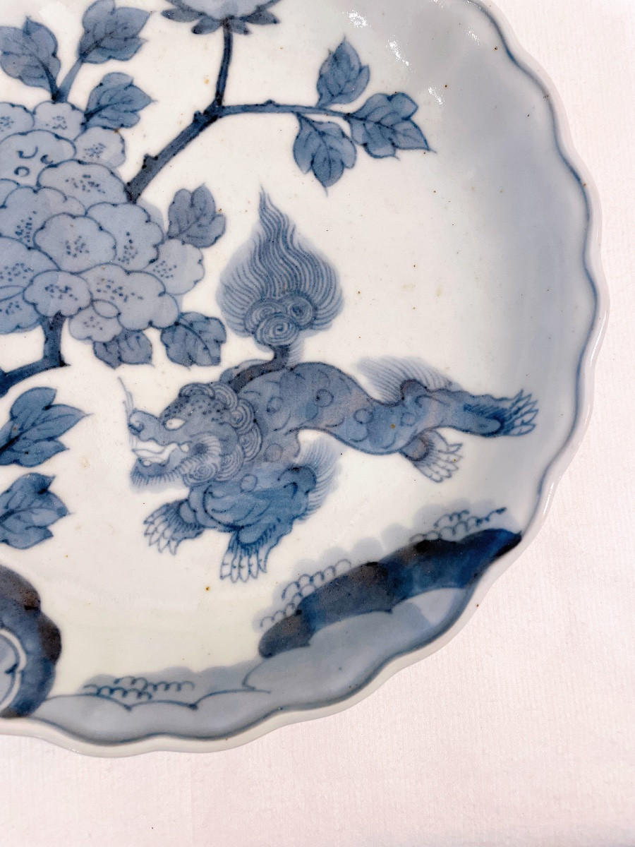 Early 18th Century Imari Porcelain Plate, Lion And Peony -photo-2