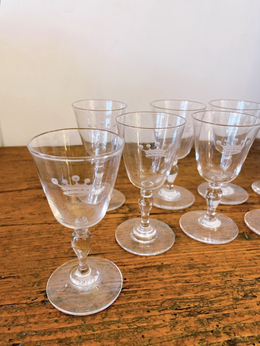Crystal Glasses Engraved With A Viscount's Crown 