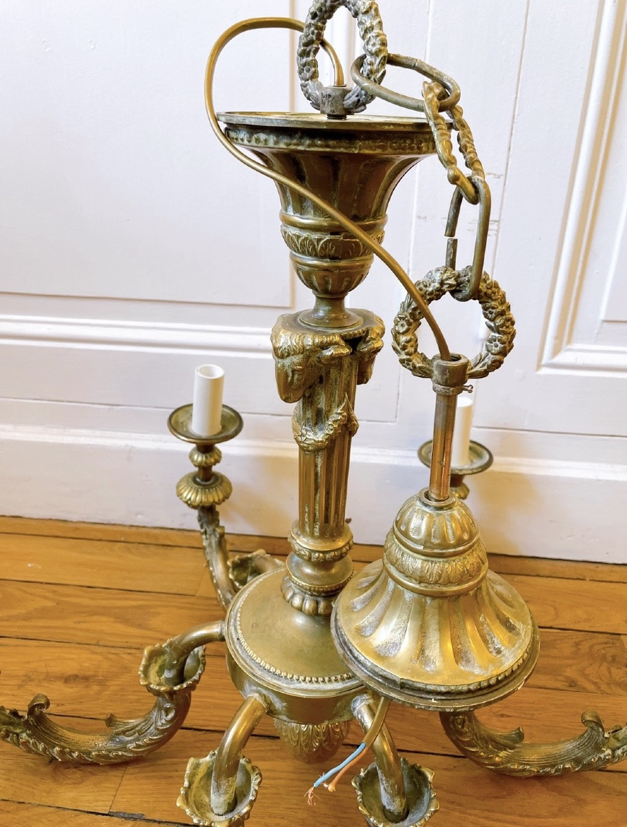 Lustre en bronze doré, 6 bras, décor néoclassique avec têtes de béliers de style Louis XVI-photo-4