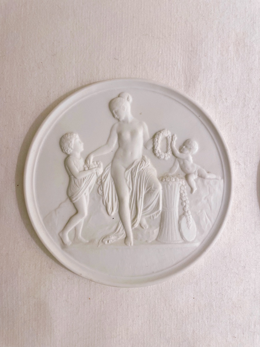 Paire De Médaillons En Biscuit De Royal Copenhagen De Style Empire-photo-4