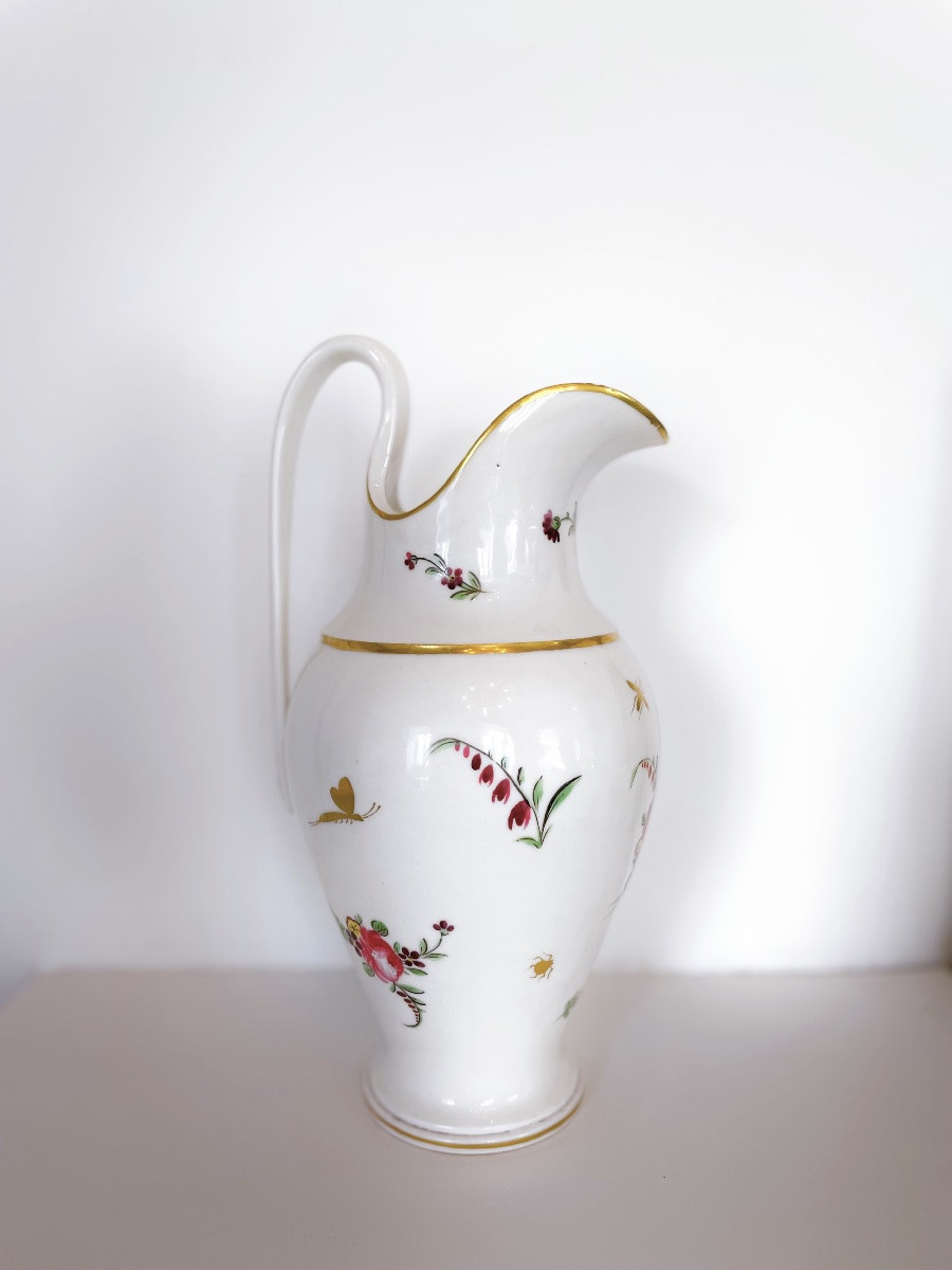 Pichet en porcelaine tendre avec anse fine et haute 18eme-photo-3