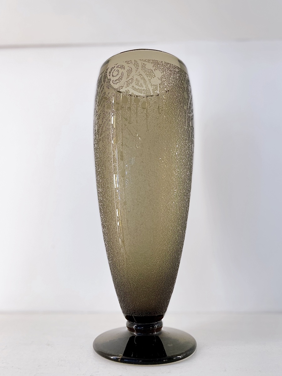Schneider Art Deco Frosted Smoked Glass Vase With Roses -photo-4