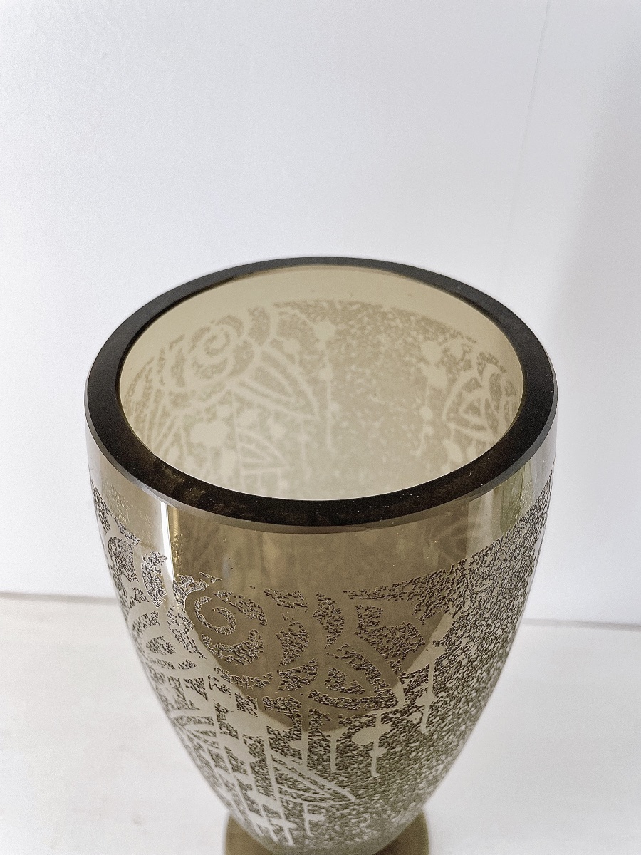 Schneider Art Deco Frosted Smoked Glass Vase With Roses -photo-2