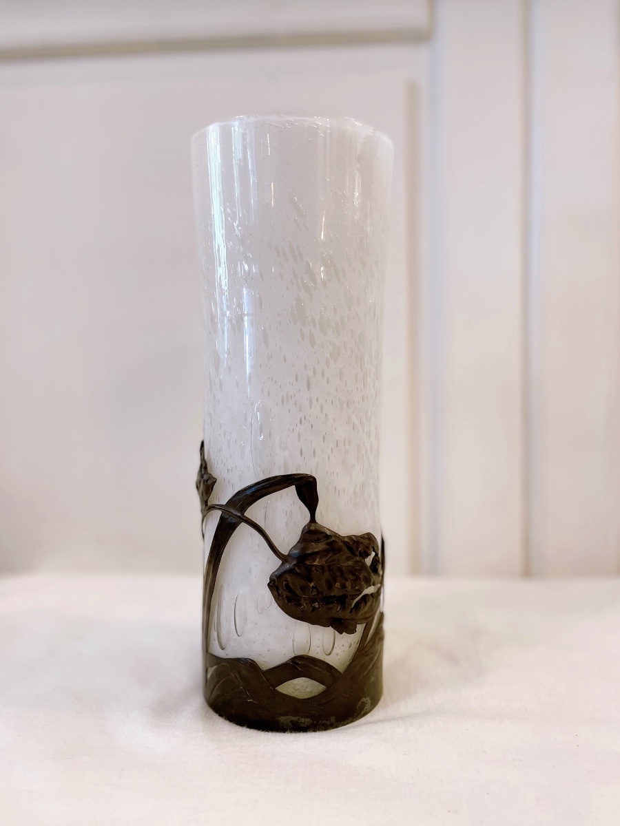White Glass Paste Vase With A Floral Design In Brass By Maure-vieil-photo-1