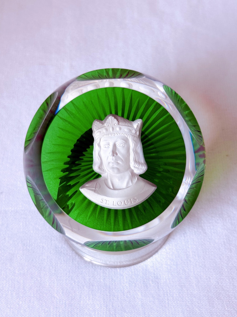Saint-louis Cameo Set In Baccarat Crystal, Published By Le Médailler