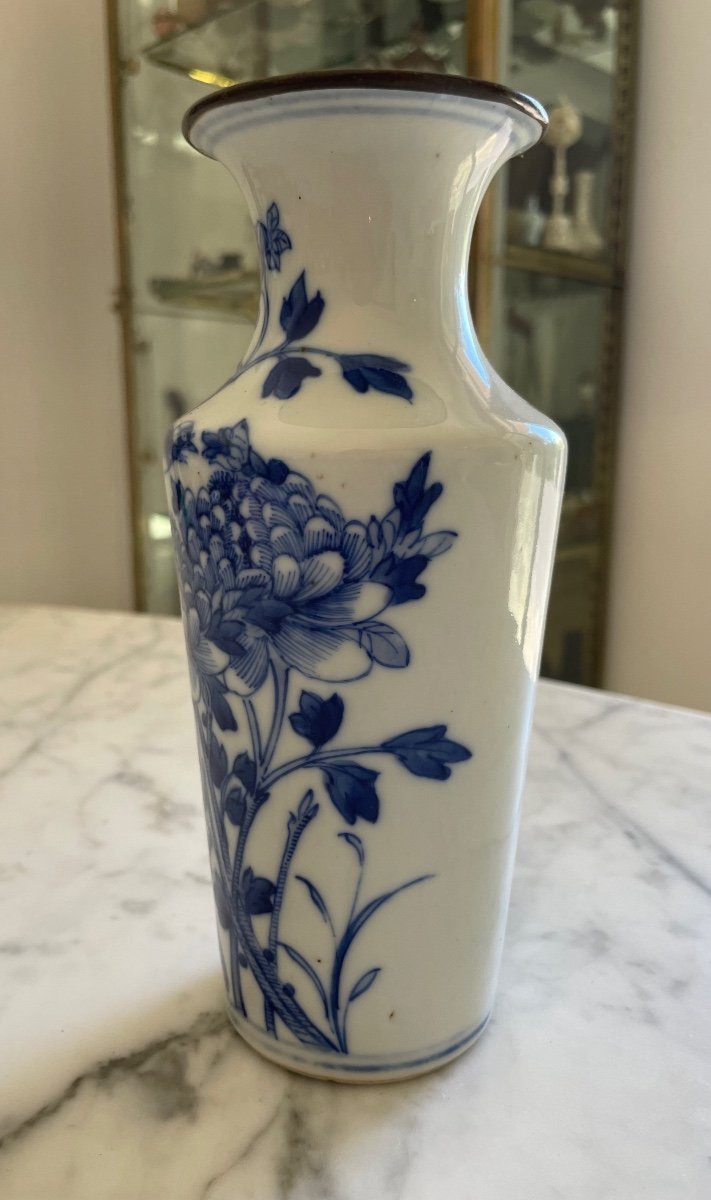 China 19th Century. Blue Vase From Hue With Floral And Bird Decor, Metal Circled Neck-photo-2