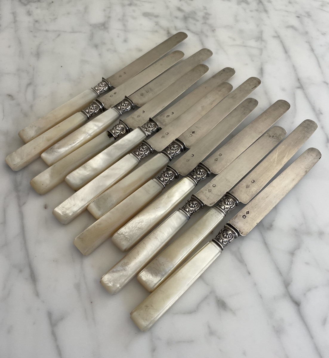 Set Of Twelve Dessert Knives With Mother-of-pearl Handles And Solid Silver Blades -photo-2