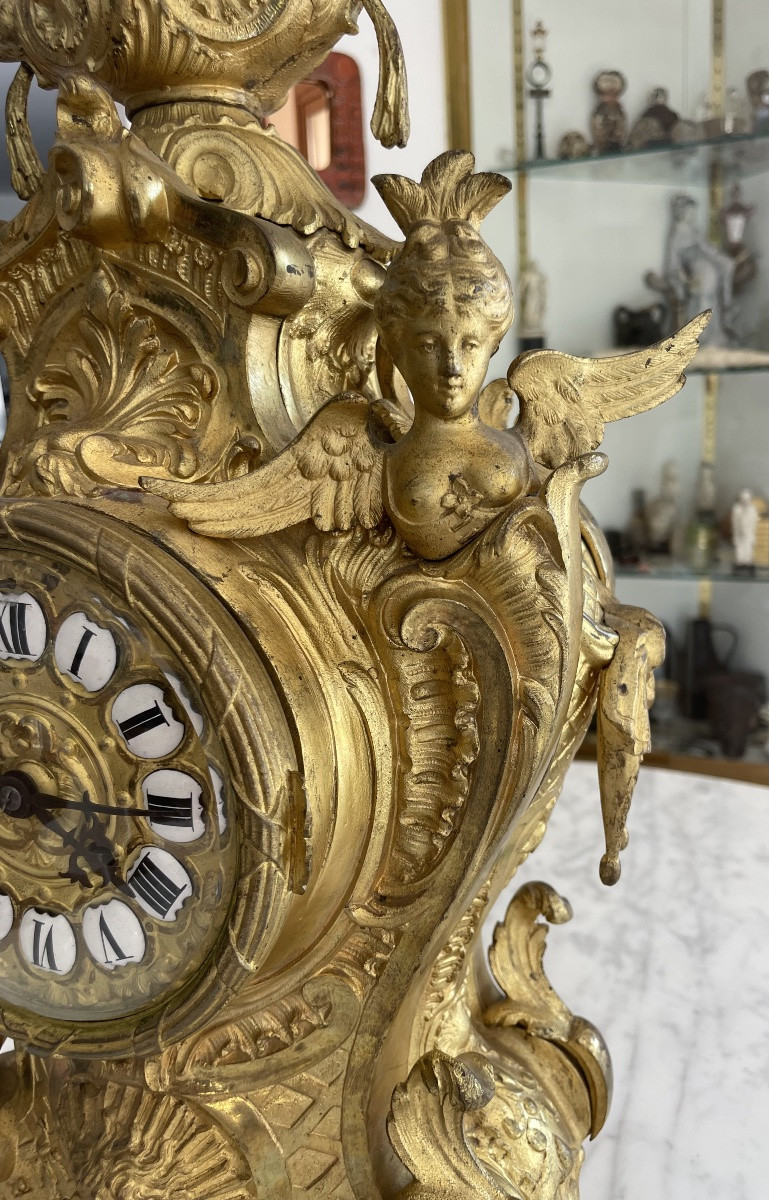 Louis XV Style Cartel Clock Circa 1900 In Gilt Bronze Finely Chiseled With Foliage-photo-3