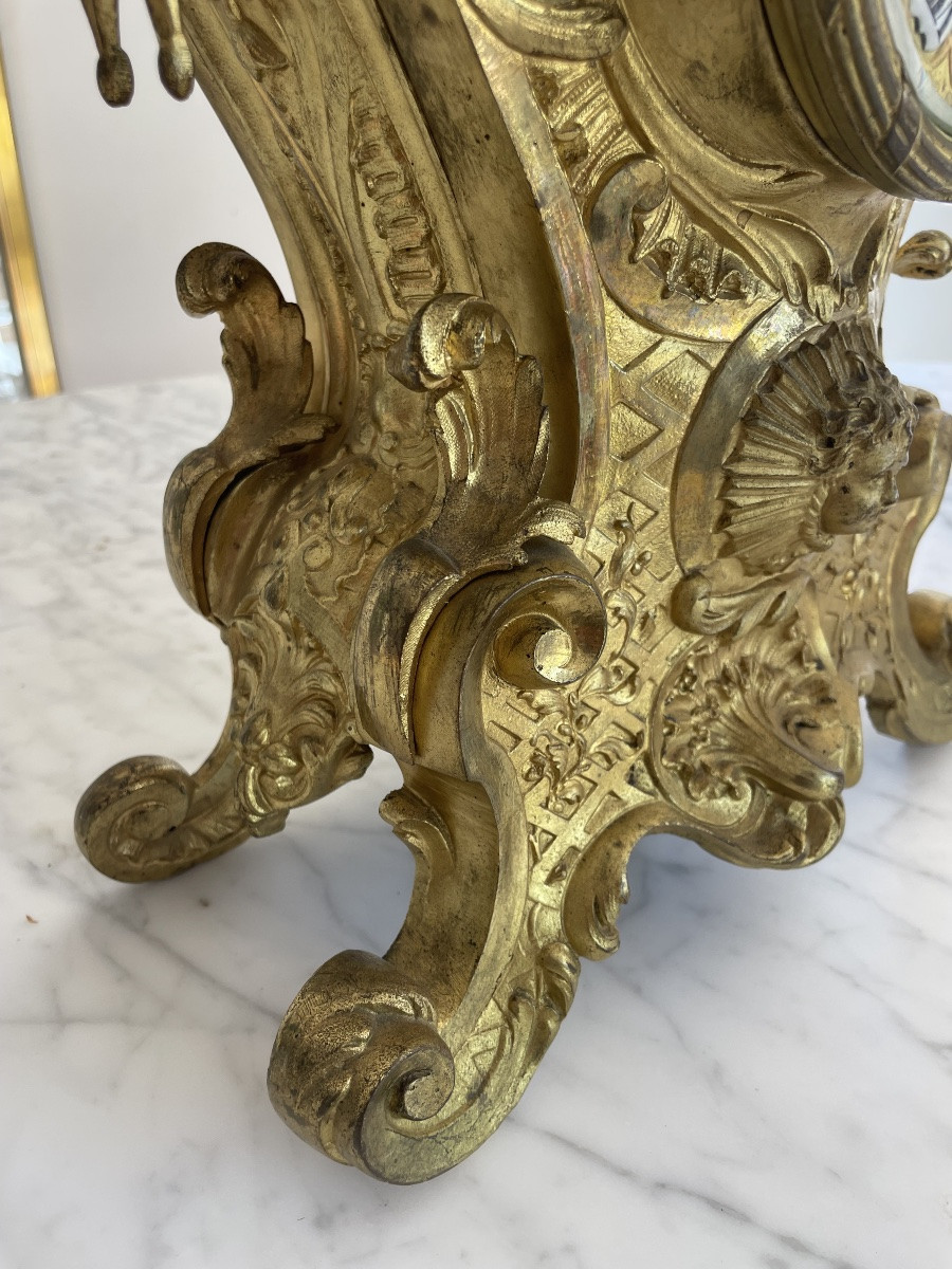 Louis XV Style Cartel Clock Circa 1900 In Gilt Bronze Finely Chiseled With Foliage-photo-2