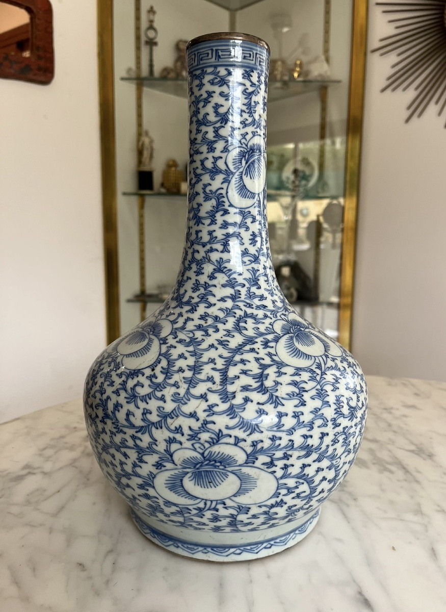 CHINE, fin du XIXe/début du XXe siècle. Vase en porcelaine bleu blanc -photo-3