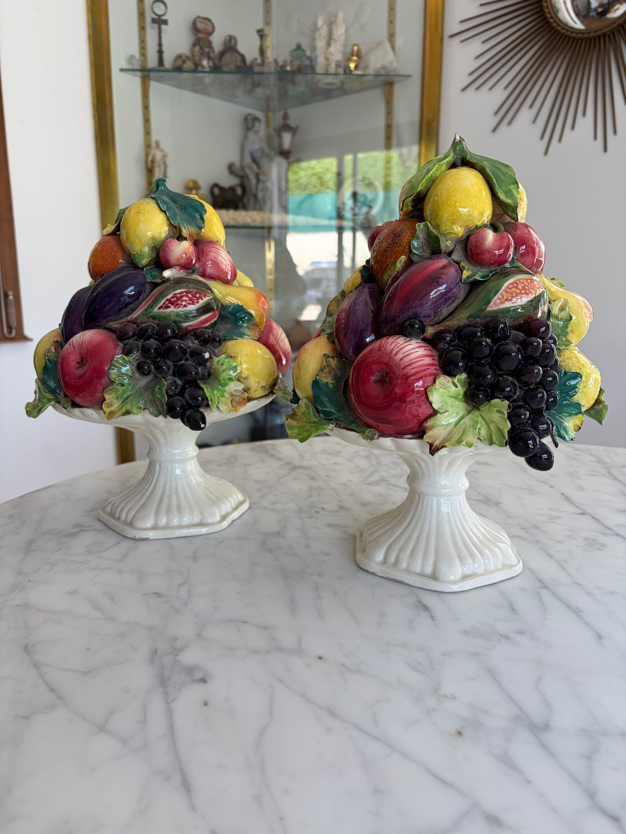 Paire de coupes de fruits trompe l'œil en faience
