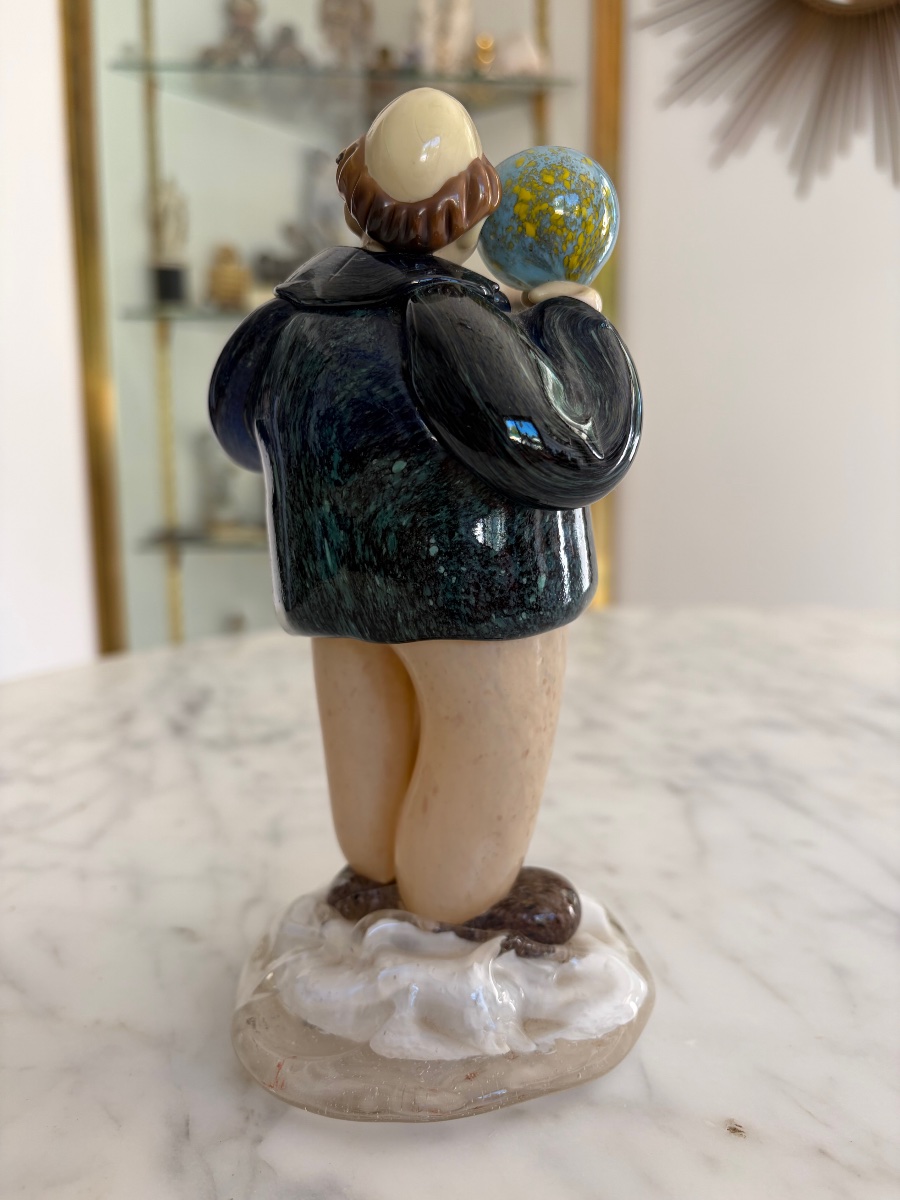 Sculpture en verre soufflé – Personnage humoristique au ballon-photo-3