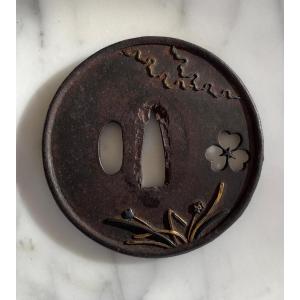 JAPON - Tsuba maru gata en fer martelé, Epoque Edo