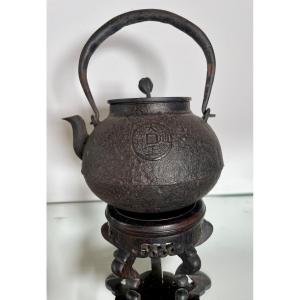 Japan - Meiji Period (1868-1912) Cast Iron Tetsubin Teapot