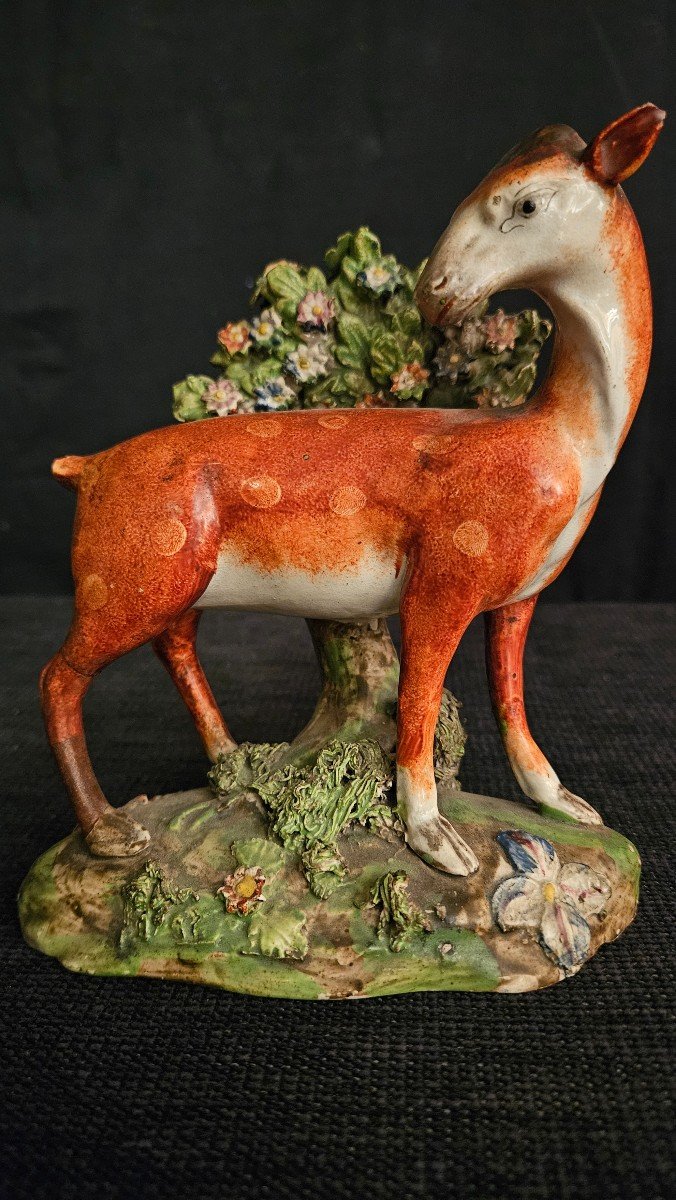 Couple de Cerf et Biche en porcelaine de Staffordshire-photo-2