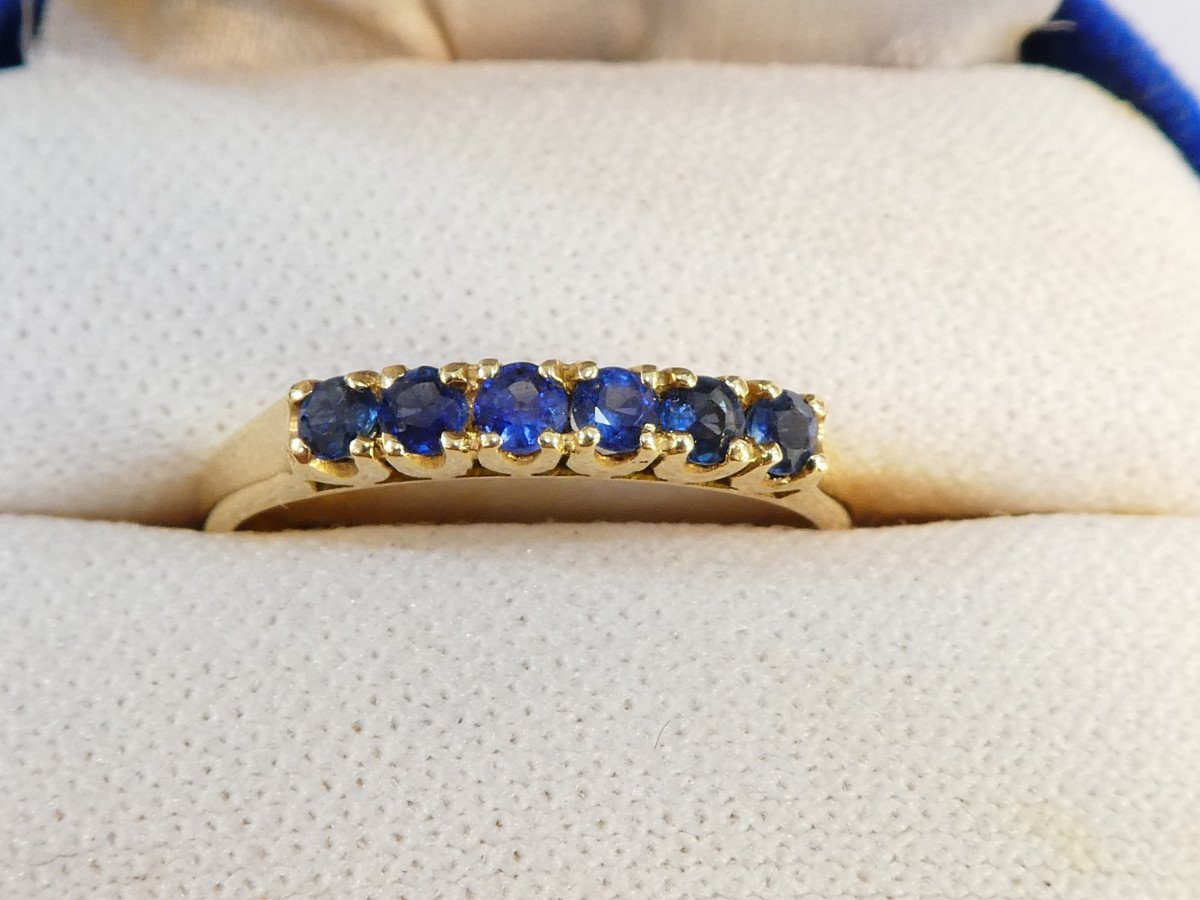 18-carat Yellow Gold Ring With Row Of 6 Sapphires-photo-2