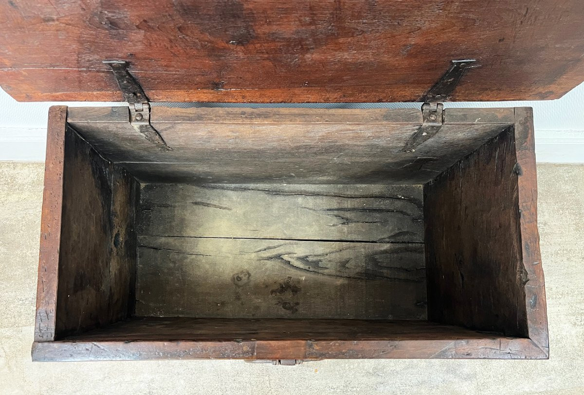 Small Gothic Chest In Solid Walnut-photo-2