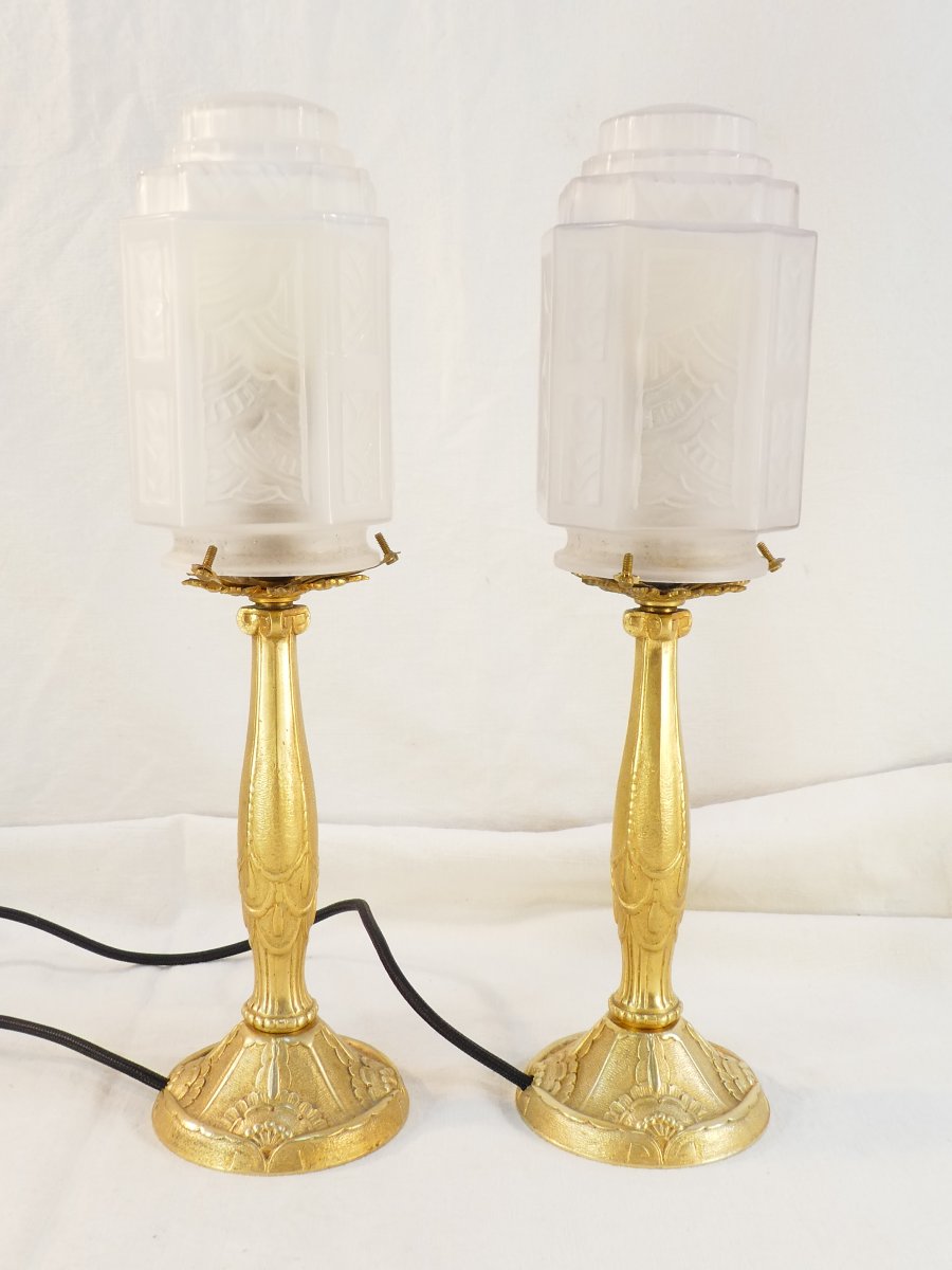 Paire de lampe ART DECO en bronze et verre moulé pressé-photo-1