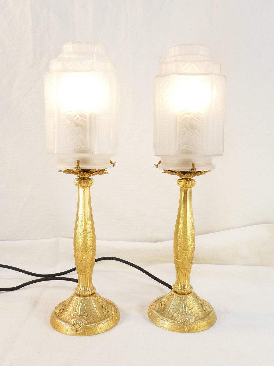 Paire de lampe ART DECO en bronze et verre moulé pressé
