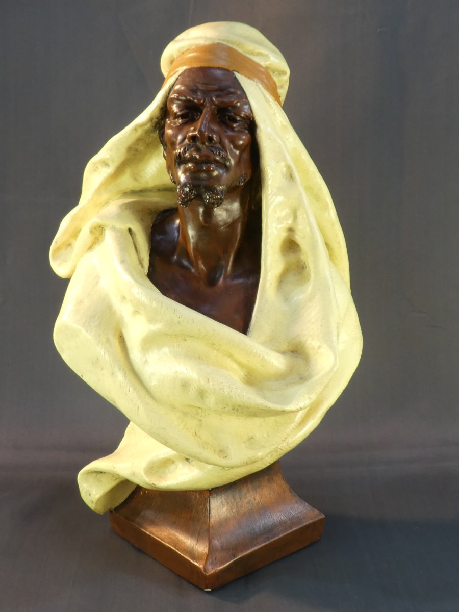 Adolphe MAUBACH Statue en terre cuite Orientale ''Le berbere''