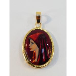 Ravissant pendentif en or 18 K et emaux LIMOGES R. RESTOUEIX , La Fabiola