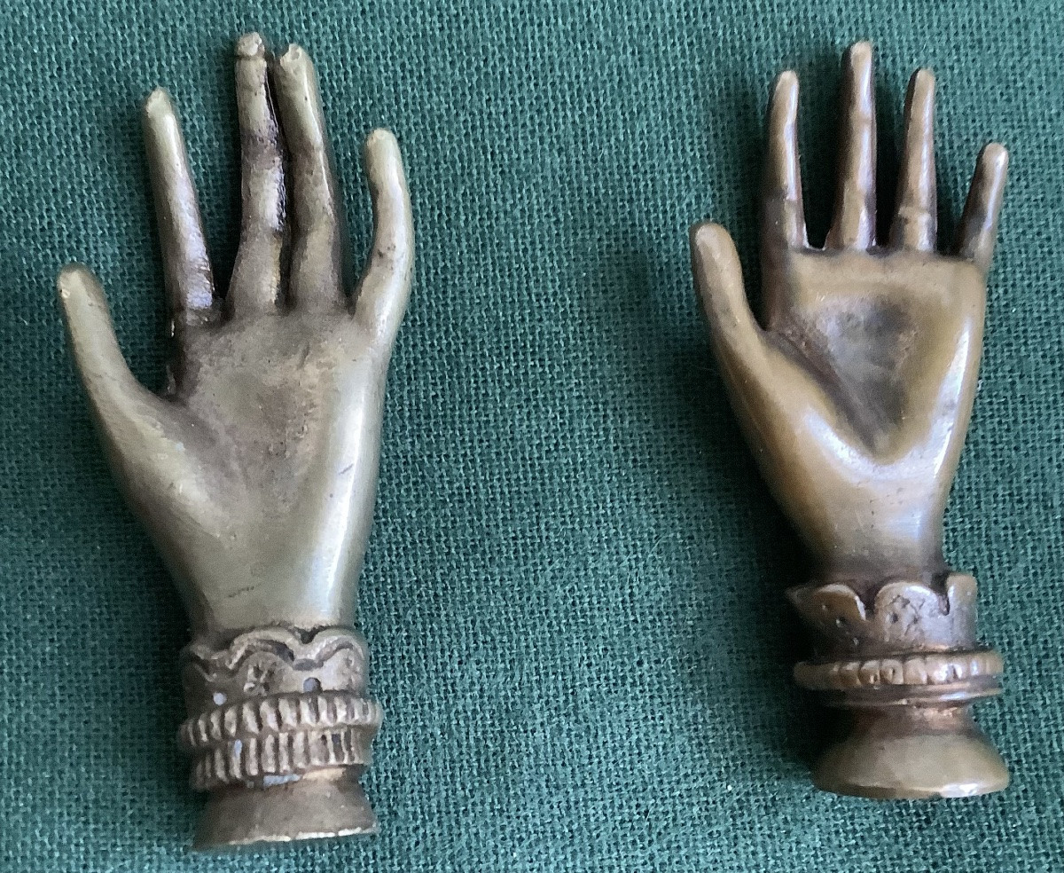 2 Small Bronze Hands-photo-2