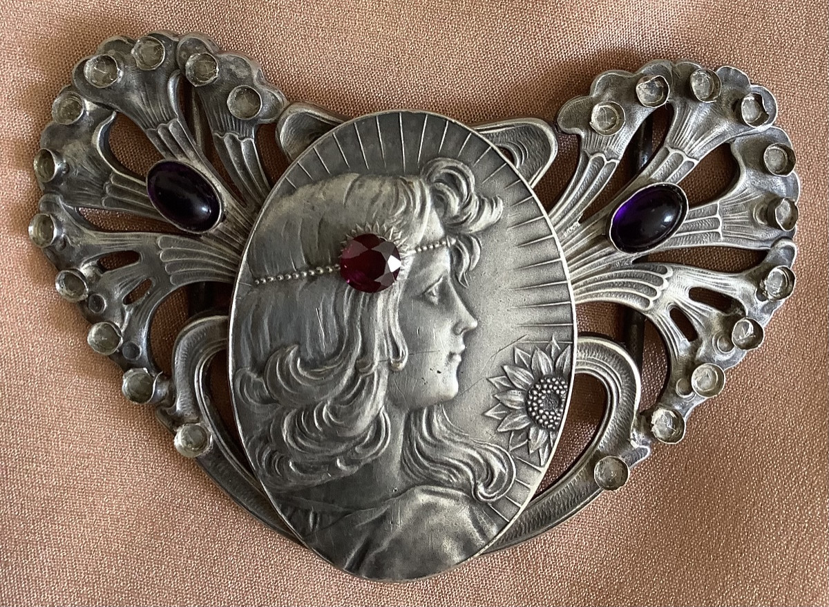 Boucle de ceinture en métal argenté d’un portrait de femme art nouveau