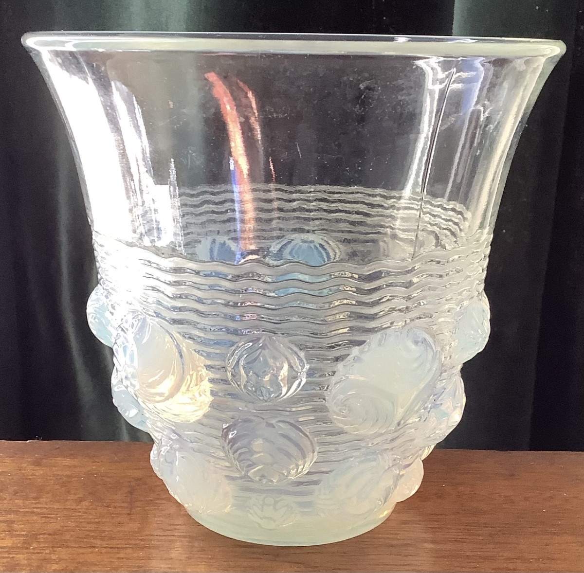 Vase art-déco décor de coquilles signé Verlys France