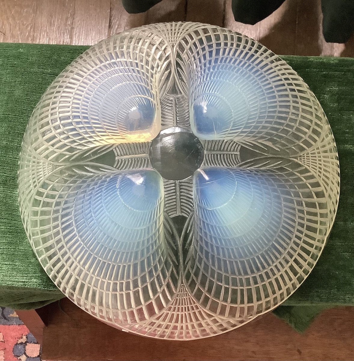 Large Hollow Dish In Opalescent Art Deco Molded Glass Signed R. Lalique, Shell Model-photo-1