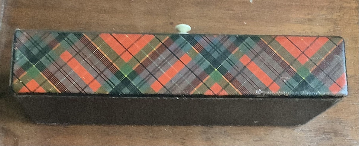 Ancienne boite en bois tartan Ecossais -photo-2