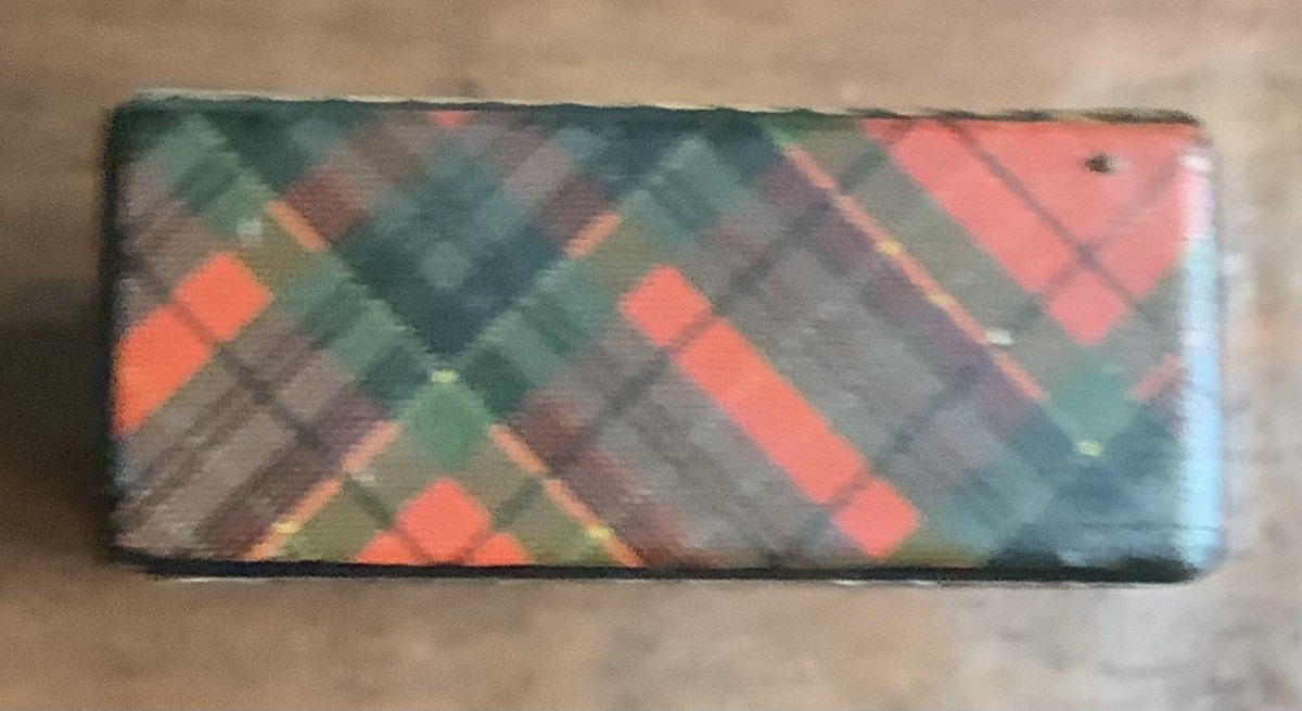 Ancienne boite en bois tartan Ecossais -photo-1