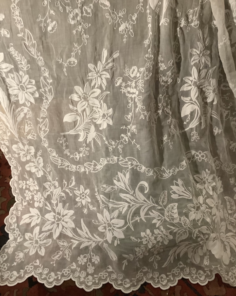 A Pair Of Cornely Lace Curtains-photo-4